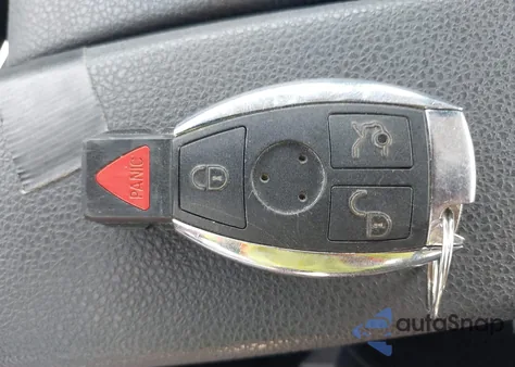 2009 Mercedes-Benz C 300 Luxury 4Matic/Sport 4Matic из США, поврежденный, VIN WDDGF81X69R050326